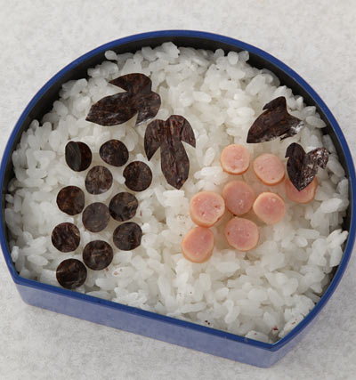 UFO弁当 - かんたん海苔弁お絵かき 2010_08_06jcom-budo_5950.jpg