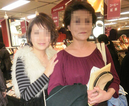 大丸博多天神店のデモ終了 皆様ありがとうございました♪ 20101212hakata-120969.jpg