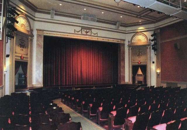 Westhampton Beach Performing Arts Centerで上映