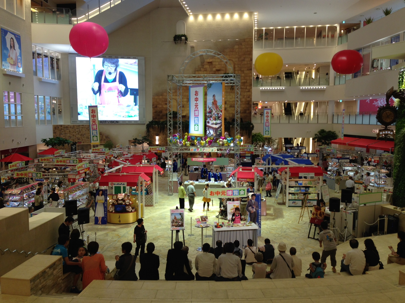 阪急うめだ本店 祝祭広場