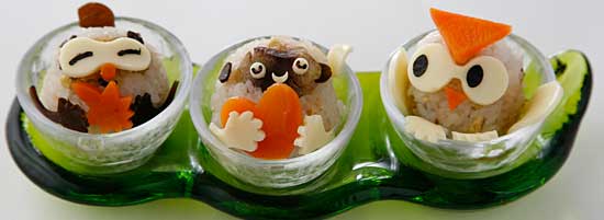 おにぎりおやつ - タヌキ、サル、フクロウの栗ご飯おにぎり
