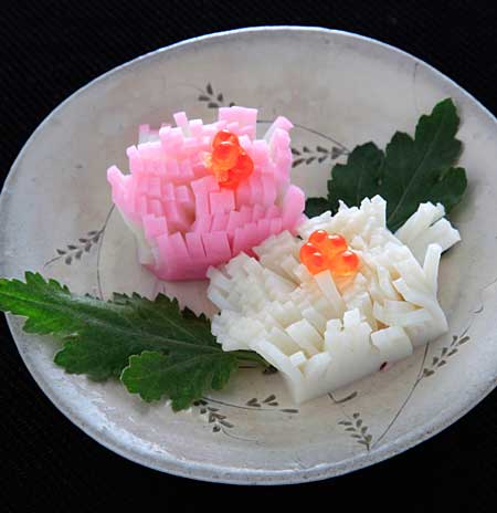 かまぼこでお花のお節-菊 かまぼこでお花のお節-菊