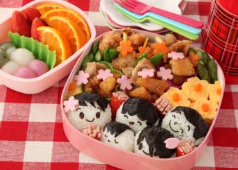 お花見弁当?おにぎり1000本ノック