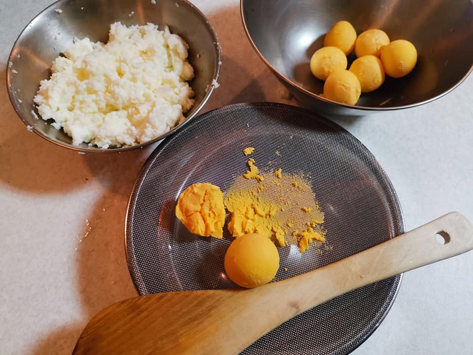 黄身も裏ごし